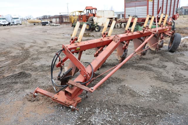 Image of International Harvester 720 equipment image 1
