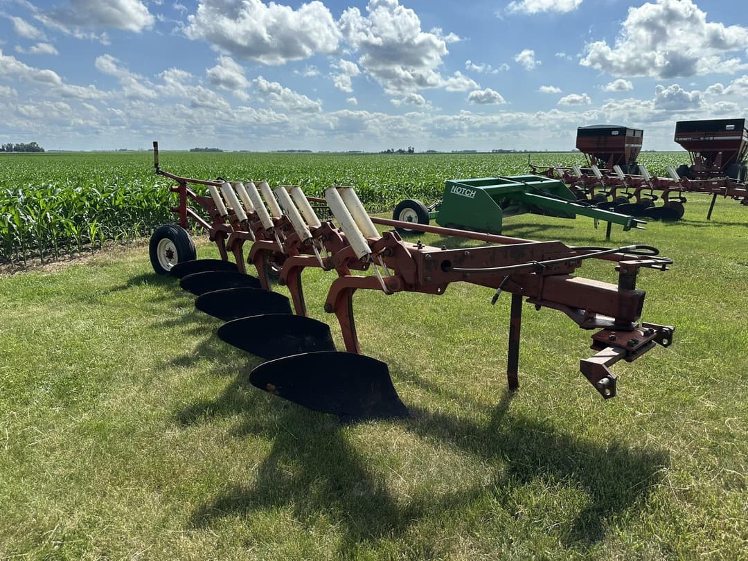 Image of International Harvester 720 Primary image