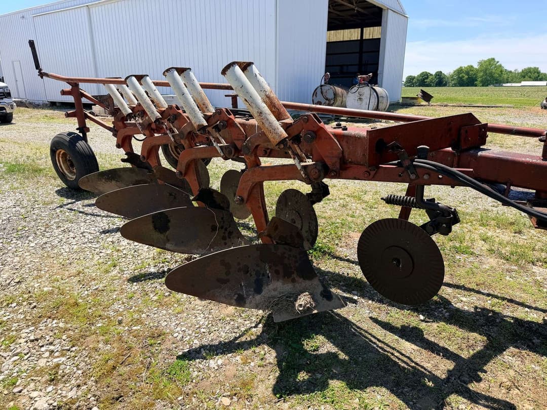 Image of International Harvester 720 Primary image