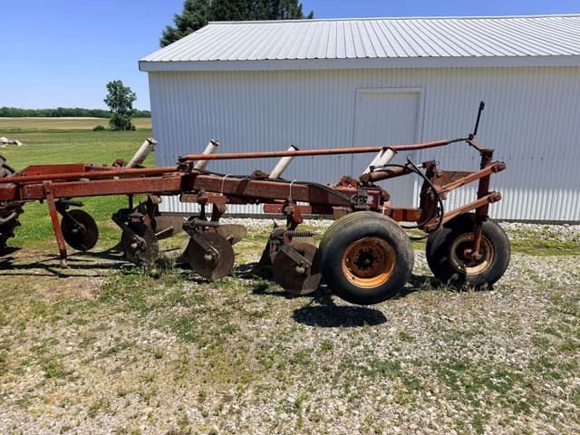 Image of International Harvester 720 equipment image 2