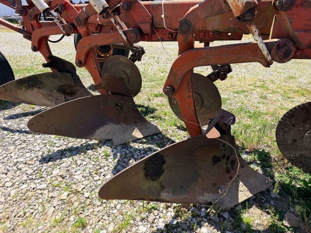 Image of International Harvester 720 equipment image 3