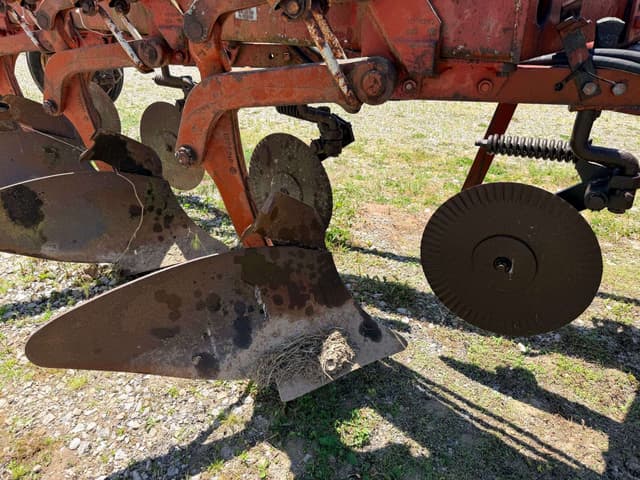 Image of International Harvester 720 equipment image 4