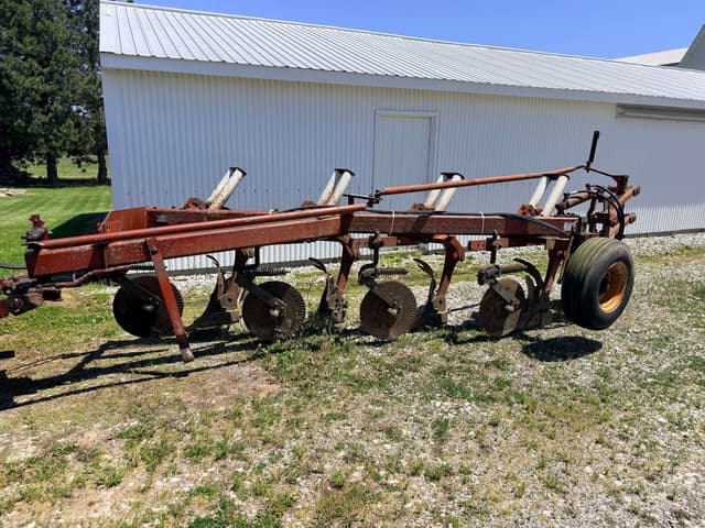 Image of International Harvester 720 equipment image 1