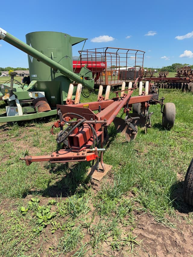 Image of International Harvester 720 equipment image 1