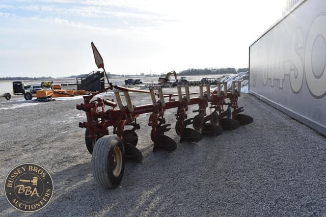 Image of International Harvester 720 equipment image 4