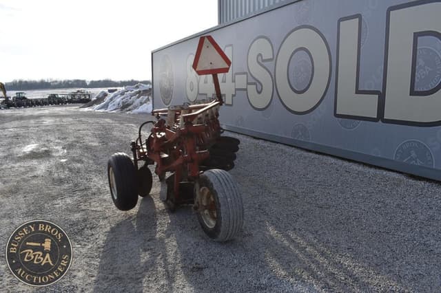 Image of International Harvester 720 equipment image 3