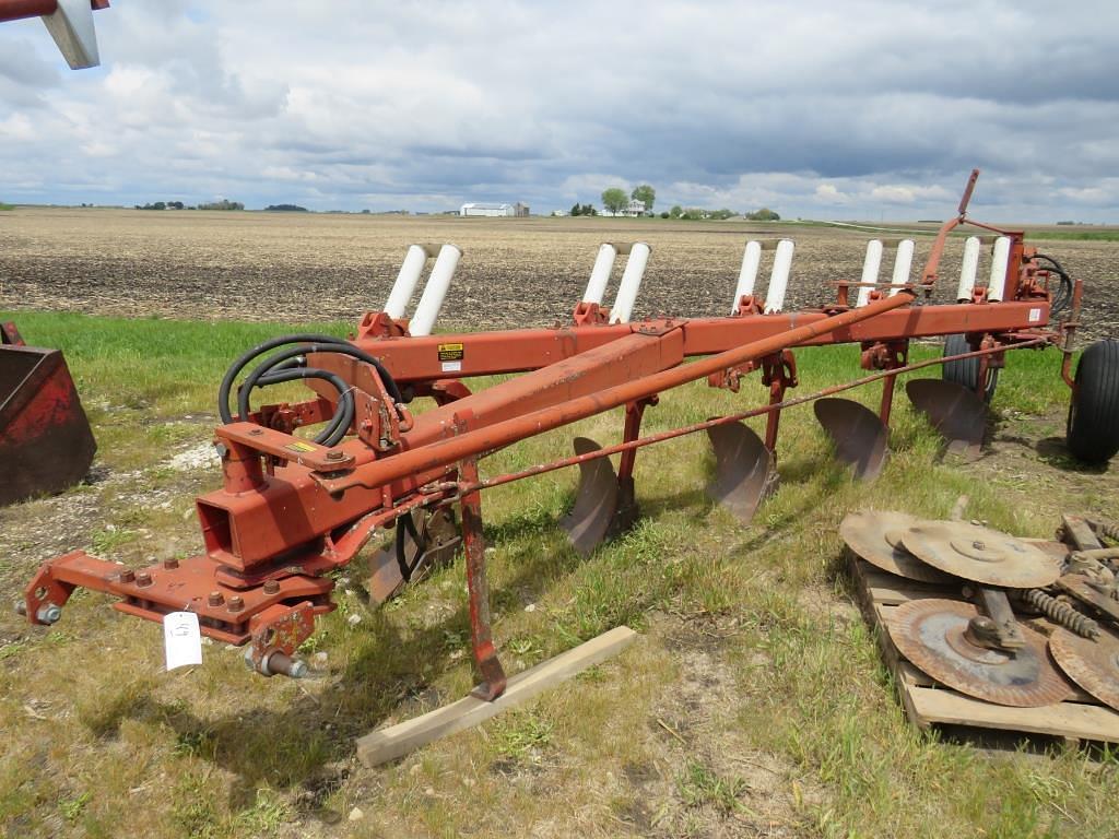 Image of International Harvester 720 Primary image