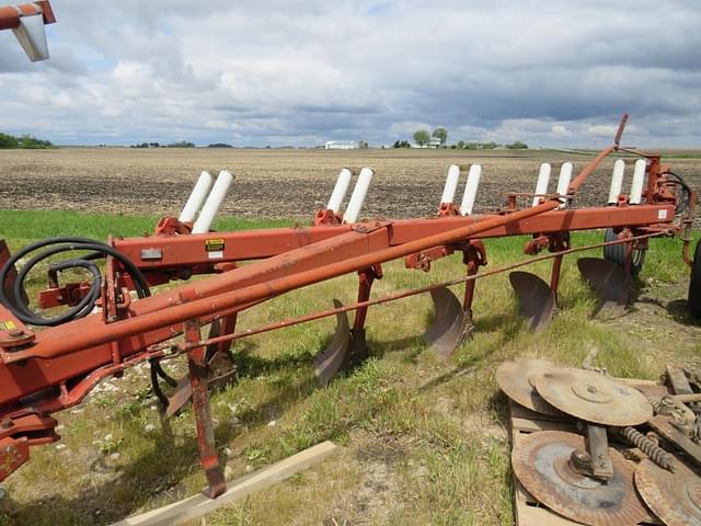 Image of International Harvester 720 equipment image 1