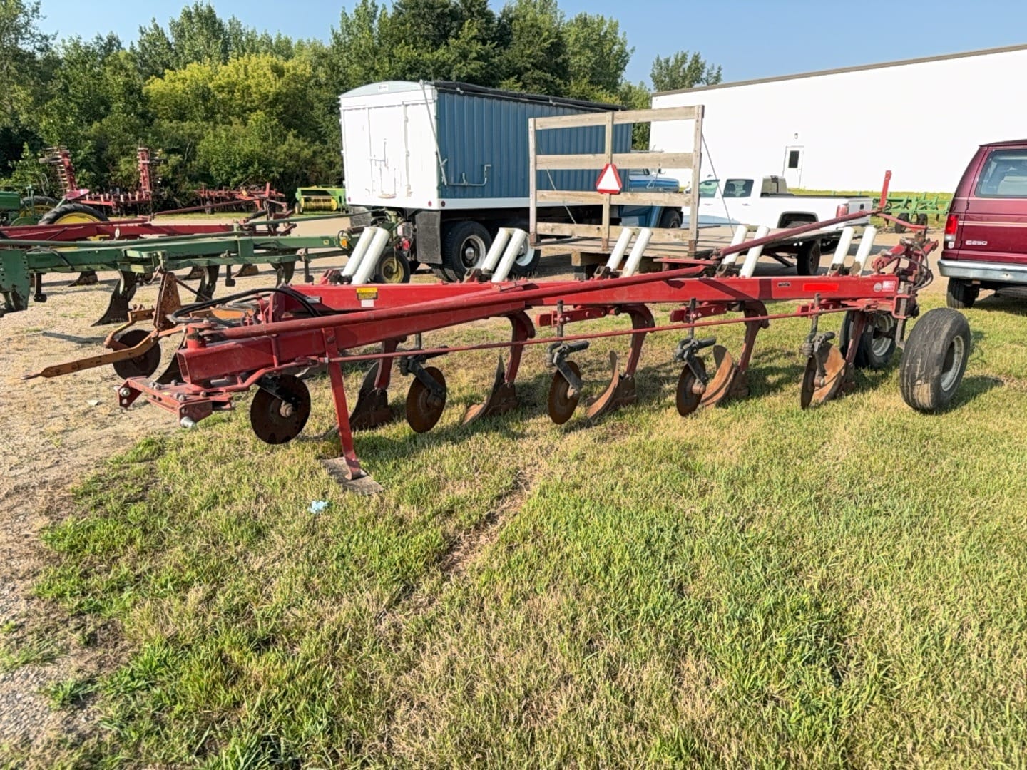 International Harvester 720 Equipment Image0