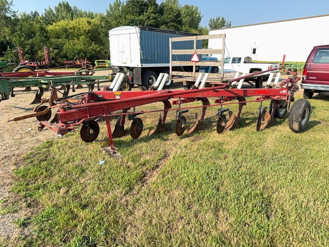 Image of International Harvester 720 Primary image