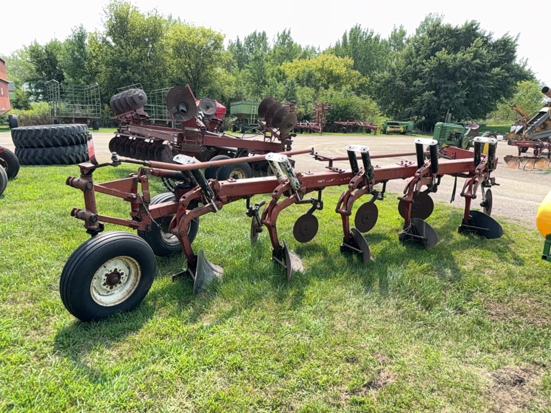 Image of International Harvester 720 Primary image