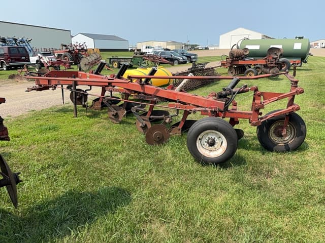 Image of International Harvester 720 equipment image 1