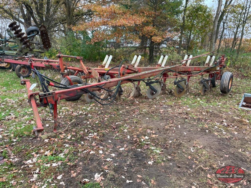 International Harvester 720 Equipment Image0