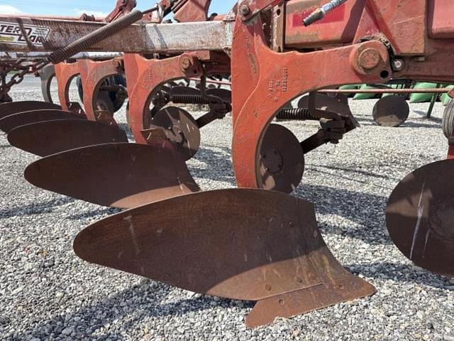 Image of International Harvester 720 equipment image 4