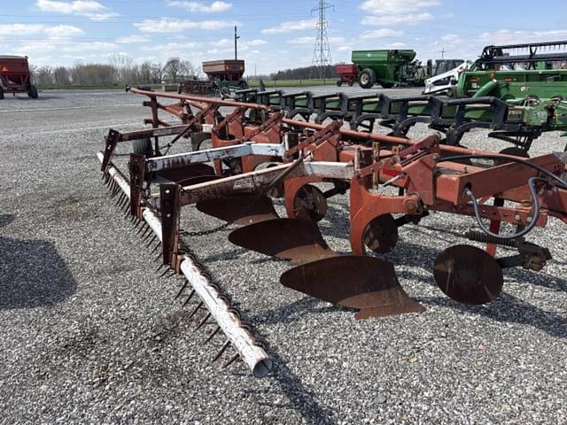 Image of International Harvester 720 equipment image 3