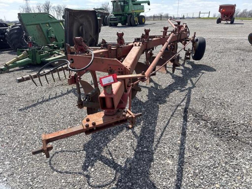 Image of International Harvester 720 Primary image