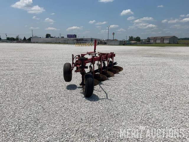 Image of International Harvester 720 equipment image 3