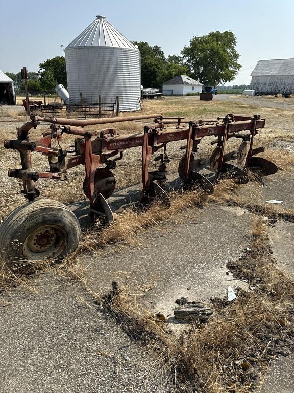 Image of International Harvester 720 equipment image 4