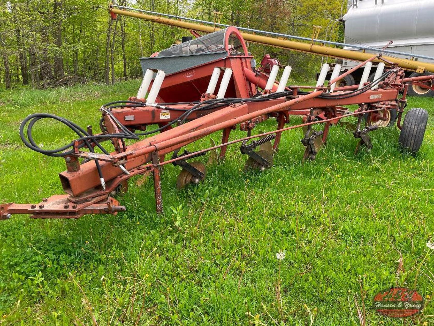 International Harvester 720 Equipment Image0