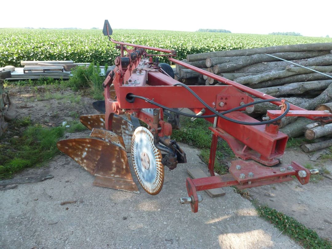 Image of International Harvester 720 Image 1