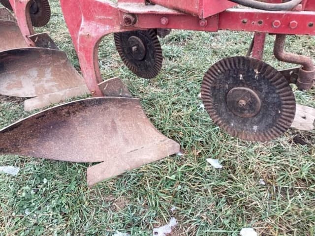 Image of International Harvester 720 equipment image 1