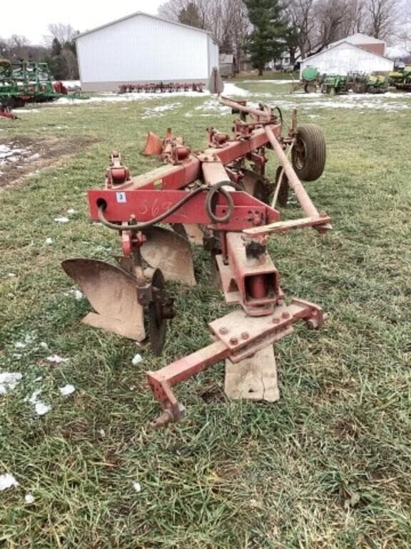 Image of International Harvester 720 equipment image 2