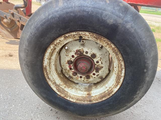 Image of International Harvester 720 equipment image 3
