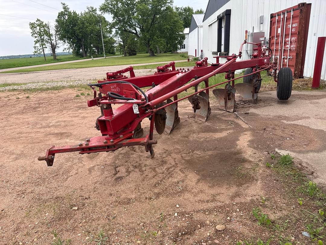 Image of International Harvester 720 Primary image