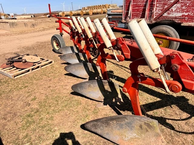 Image of International Harvester 720 equipment image 4