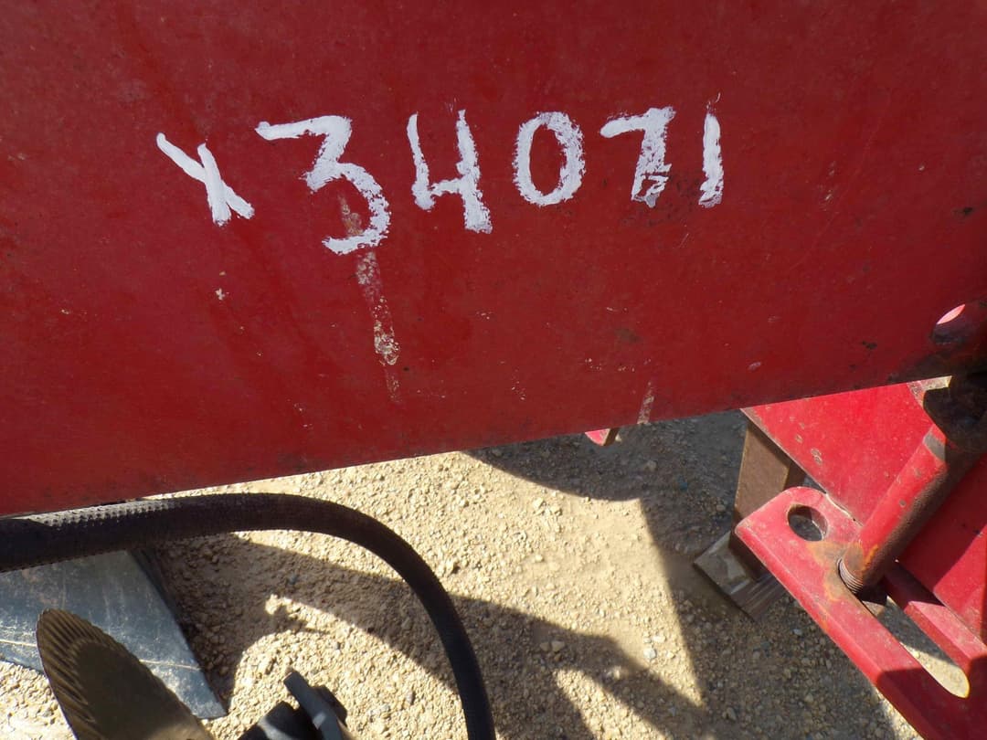 Image of International Harvester 720 Image 1