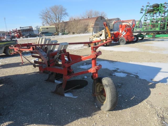 Image of International 720 equipment image 4