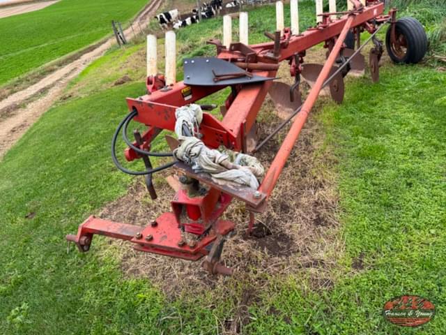 Image of International Harvester 720 equipment image 2