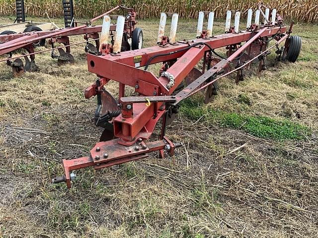 Image of International Harvester 720 equipment image 1