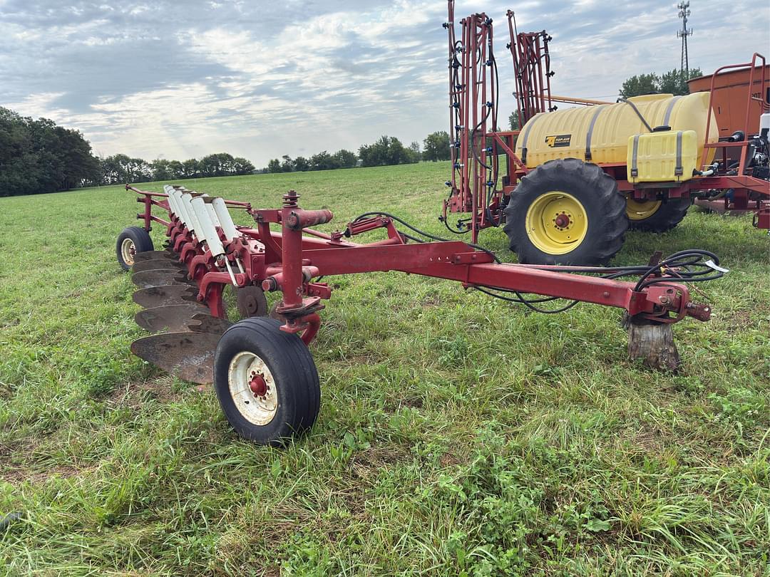 Image of International Harvester 720 Primary image