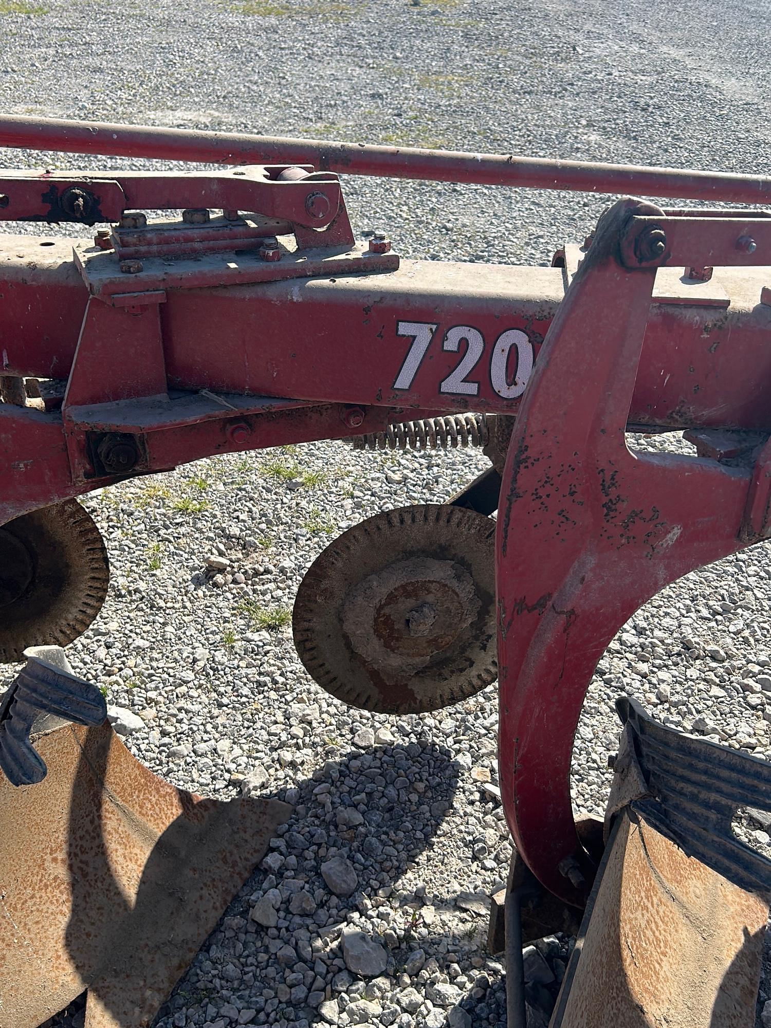 Main image International Harvester 720 6