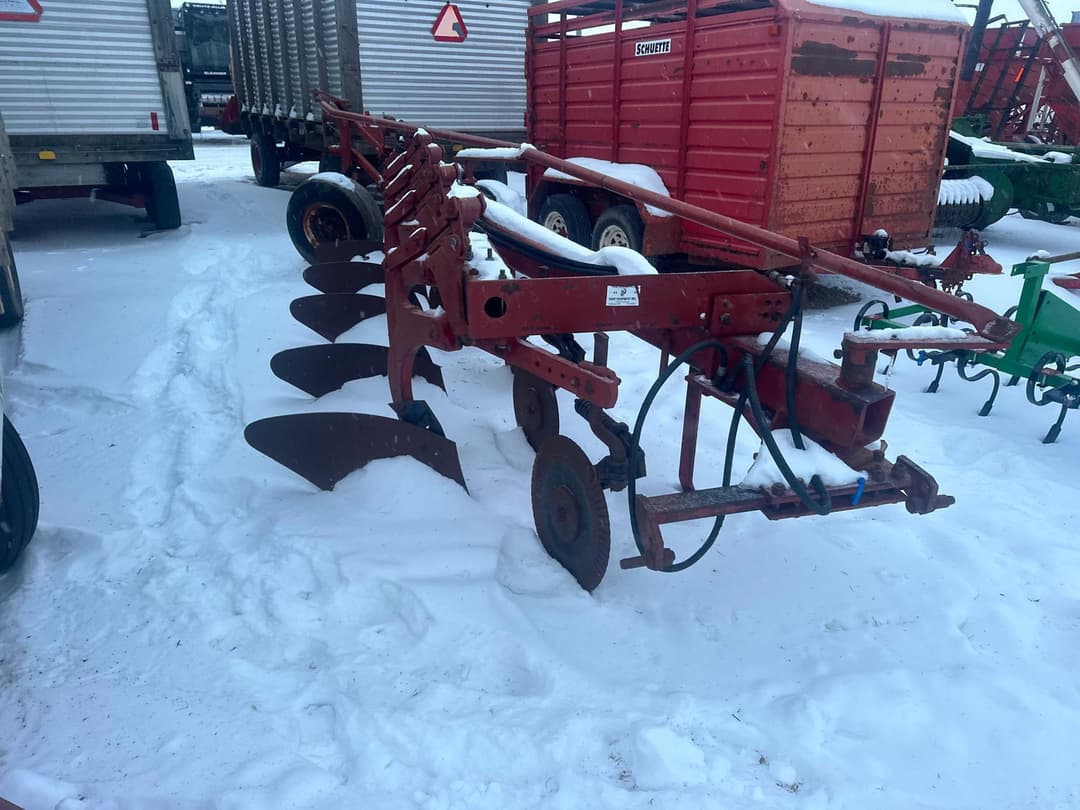 Image of International 720 Image 1