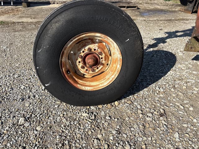 Image of International Harvester 720 equipment image 3