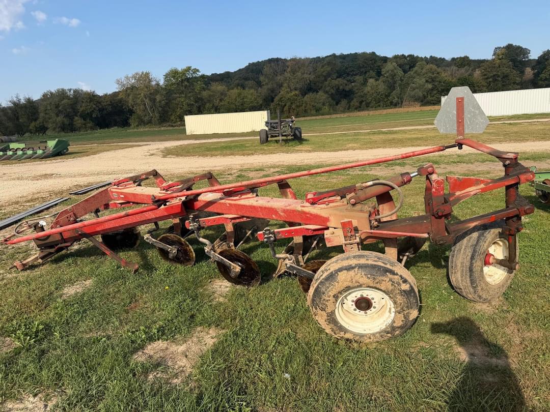 Image of International Harvester 720 Primary image