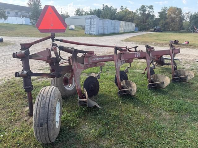 Image of International Harvester 720 equipment image 3