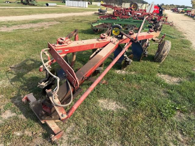 Image of International Harvester 720 equipment image 1