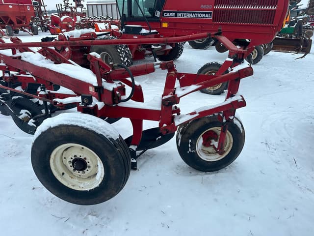 Image of International Harvester 720 equipment image 3