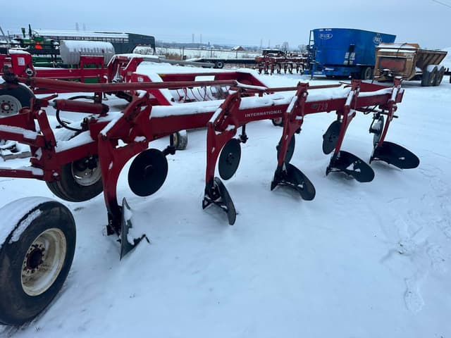 Image of International Harvester 720 equipment image 4