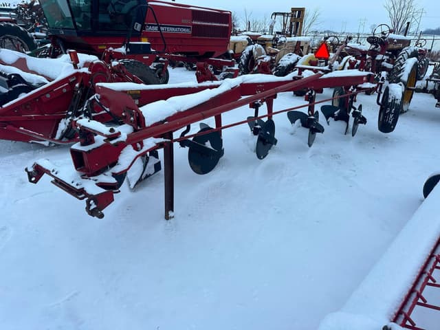 Image of International Harvester 720 equipment image 2