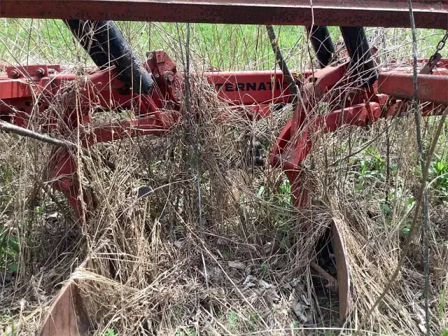 Image of International Harvester 720 equipment image 4