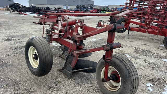 Image of International Harvester 720 equipment image 4