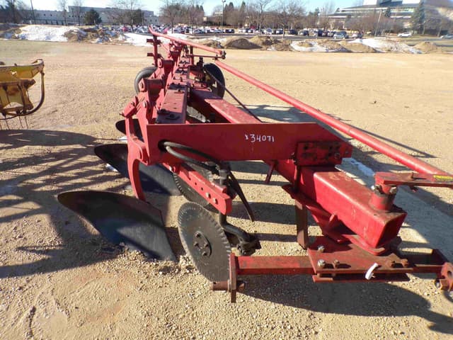 Image of International Harvester 720 equipment image 2