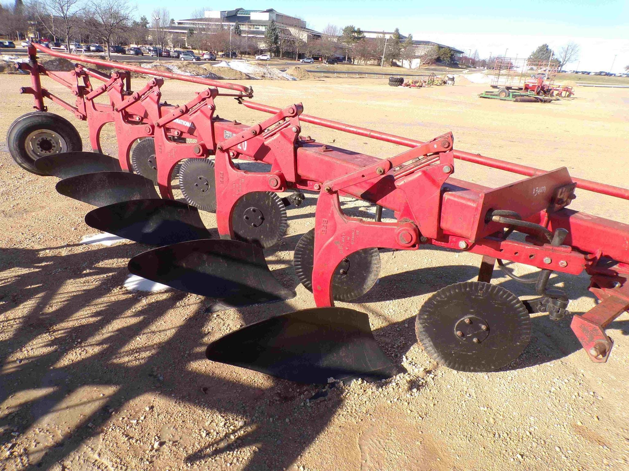 International Harvester 720 Equipment Image0