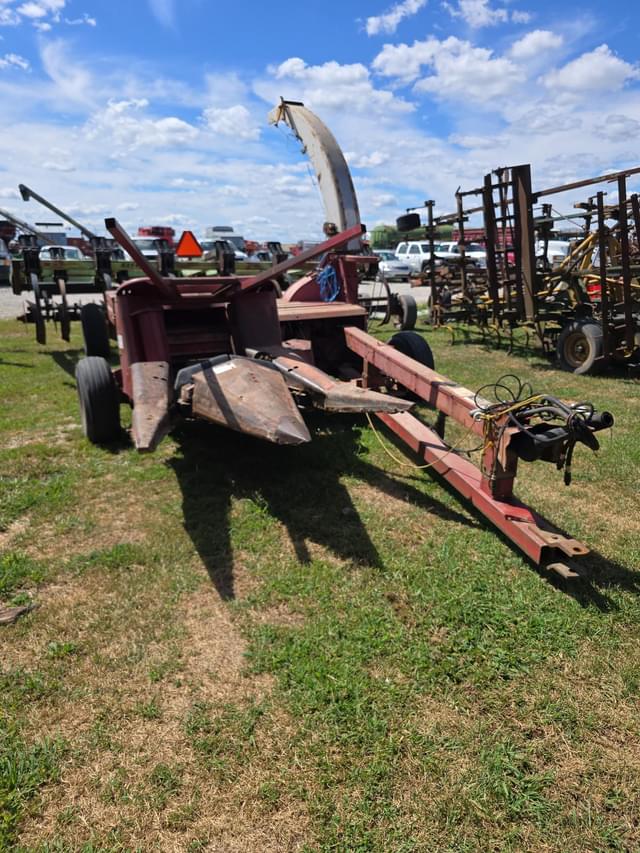 Image of International Harvester 720 equipment image 1