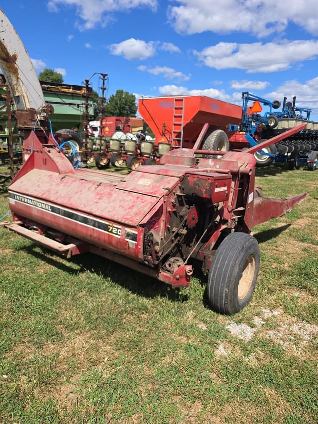 Image of International Harvester 720 equipment image 3