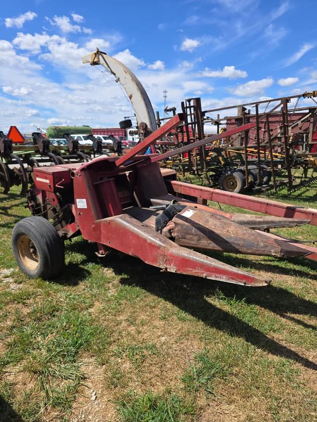 Image of International Harvester 720 equipment image 2